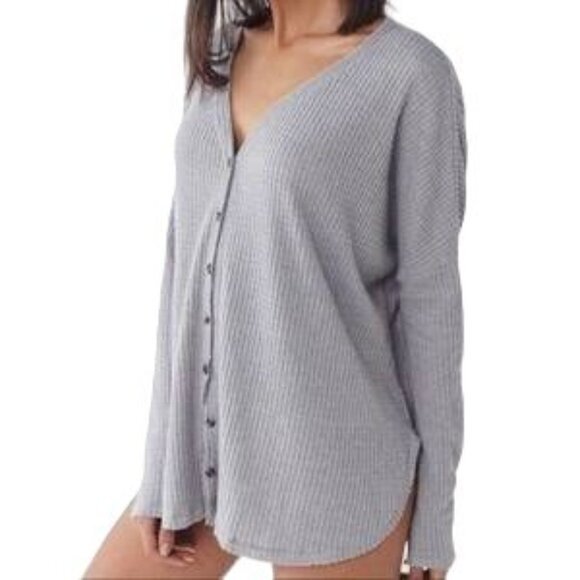 OUT FROM UNDER‎ URBAN Womens Jojo Top SZ S Thermal Waffle Knit Gray Long Sleeve - Picture 2 of 8